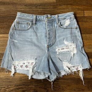 Hollister Ultra High Rise Mom Shorts with Raw Hem